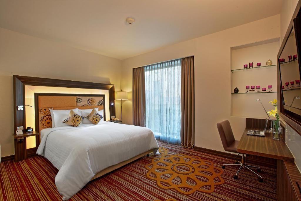 Hotel Novotel Viman Nagar Road 5*