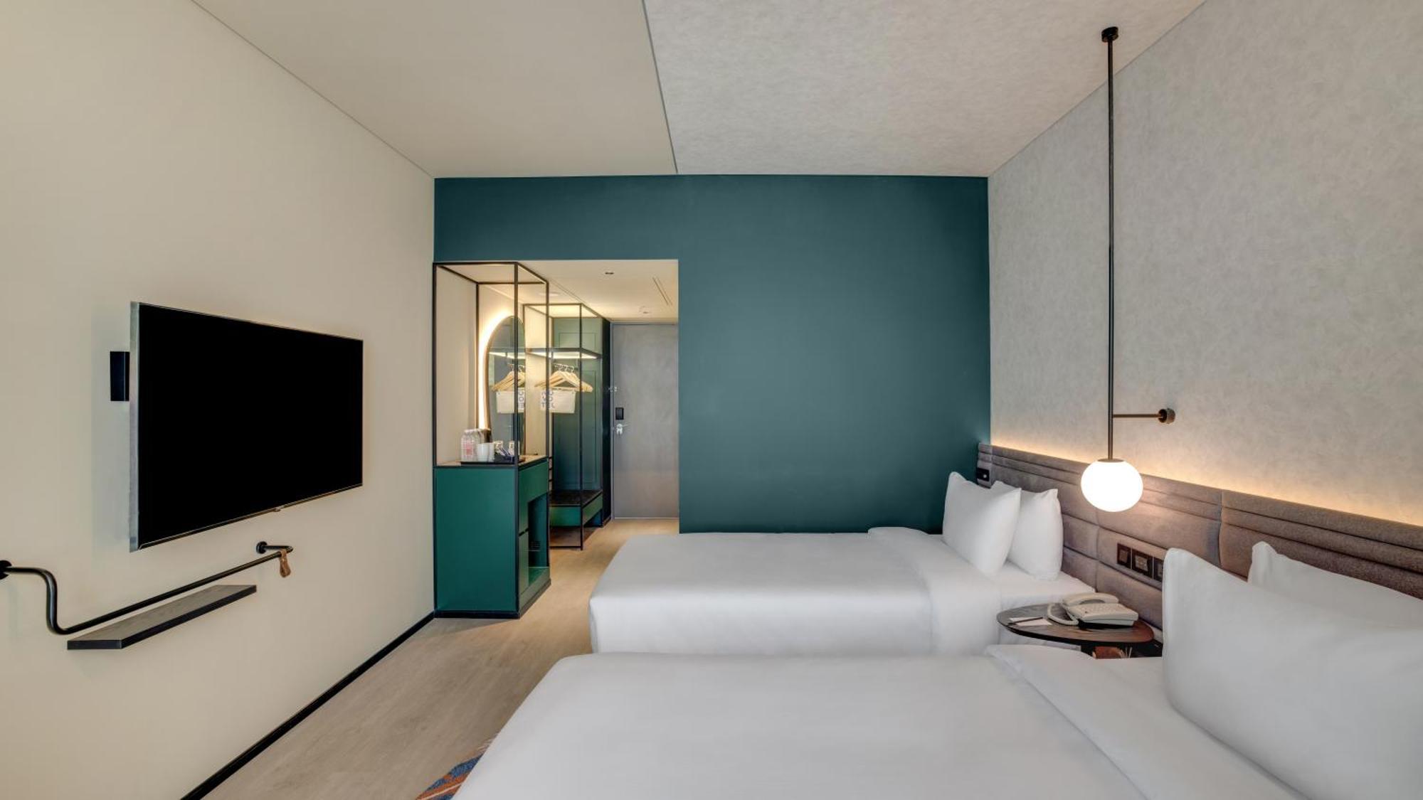 Novotel Viman Nagar Road Hotel 5*