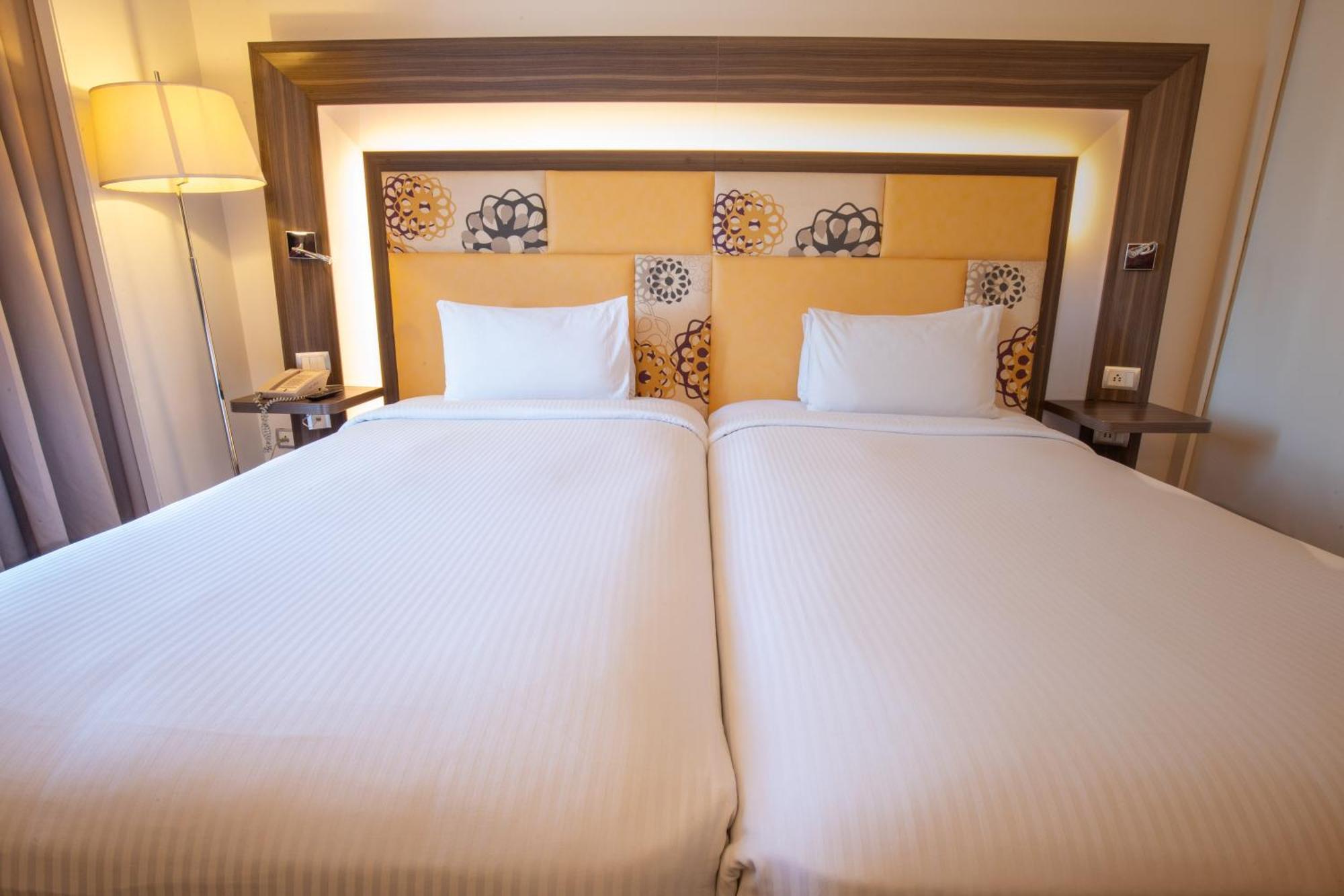 Novotel Viman Nagar Road 5*
