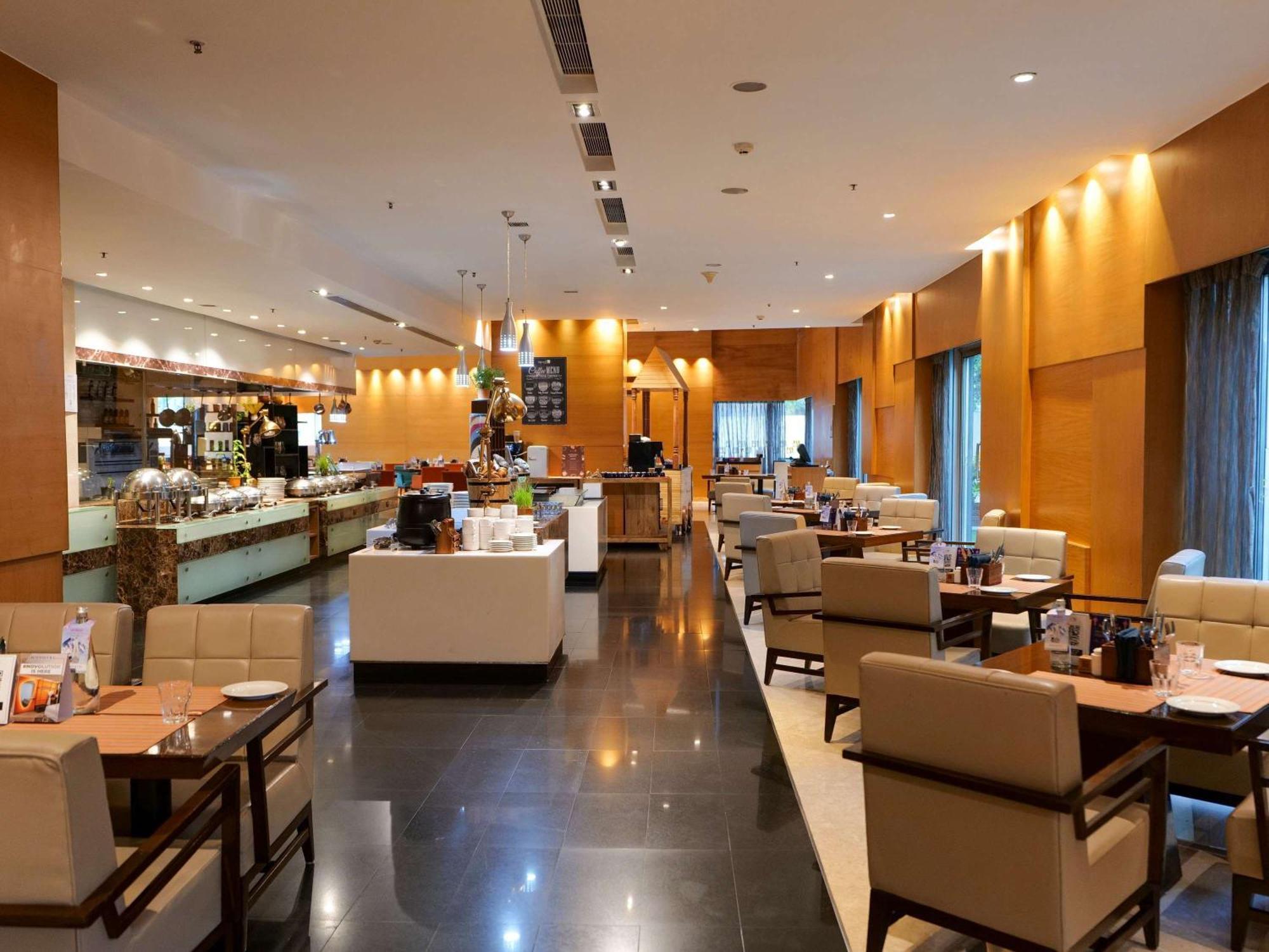 Novotel Viman Nagar Road Hotel