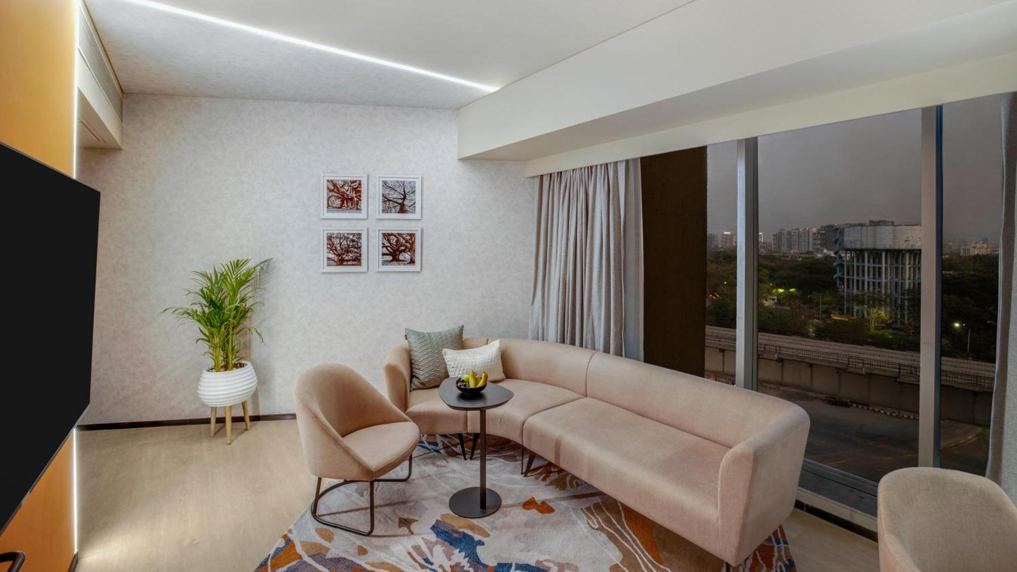 Hotel Novotel Viman Nagar Road 5*