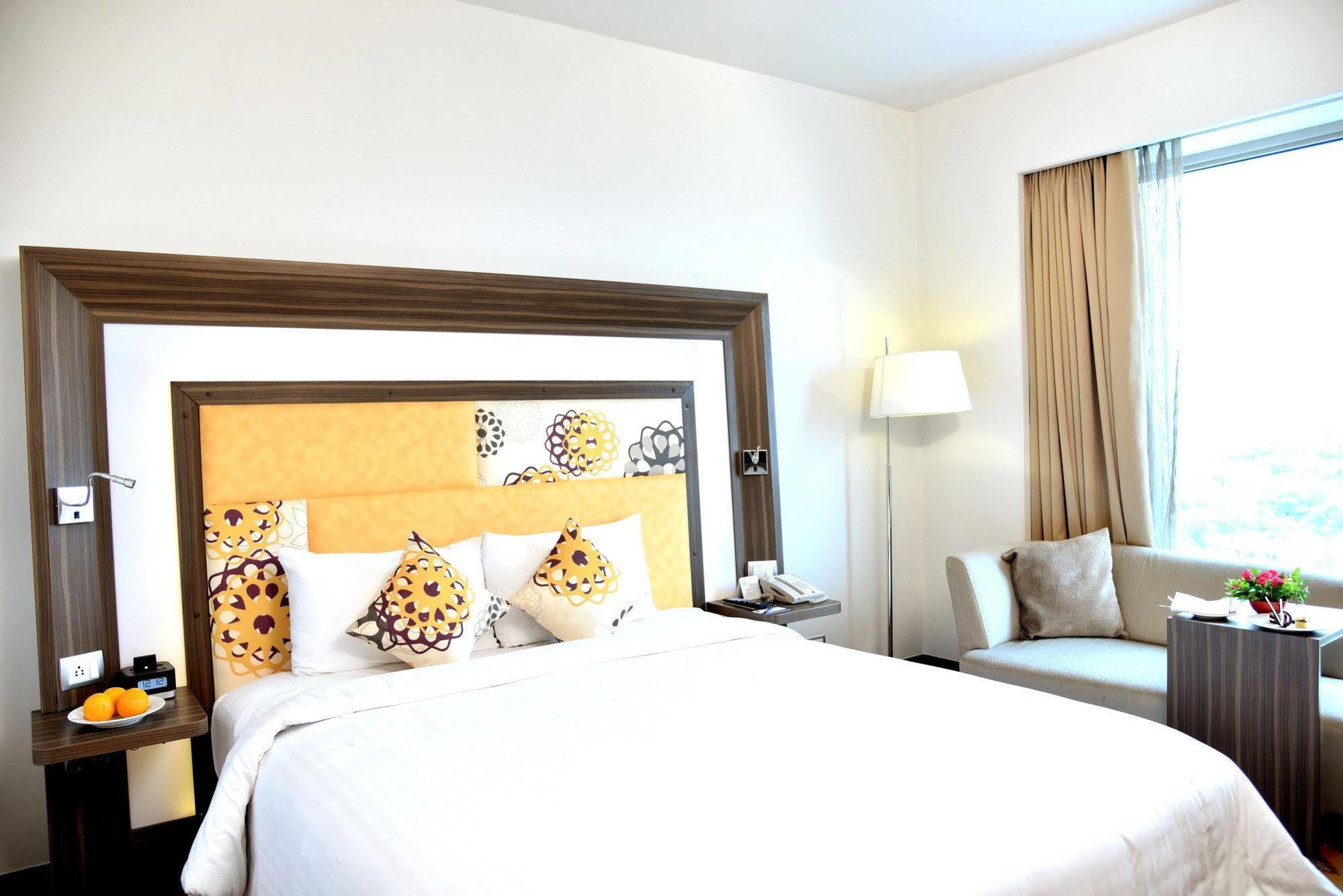 Hotel Novotel Viman Nagar Road